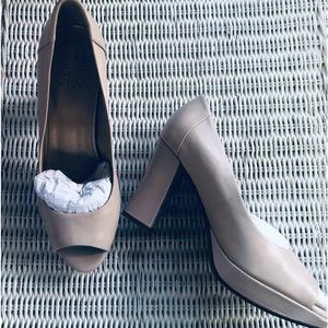 Naturalized 9M platform heels